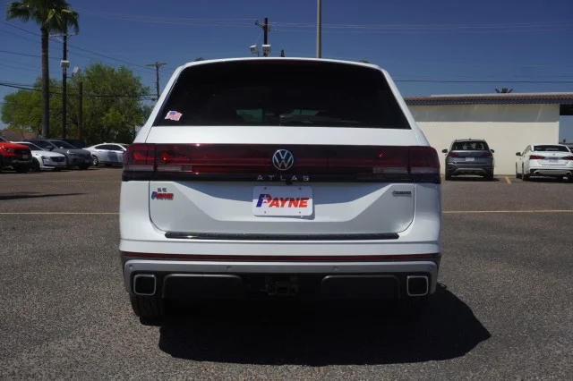 New 2026 Opal White Pearl Volkswagen 2.0T Peak Edition image 8