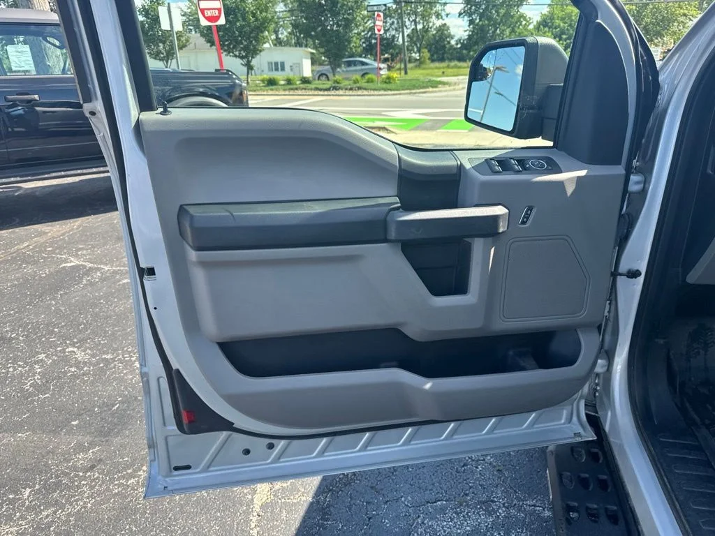 Used 2019 Silver Ford XL image 12