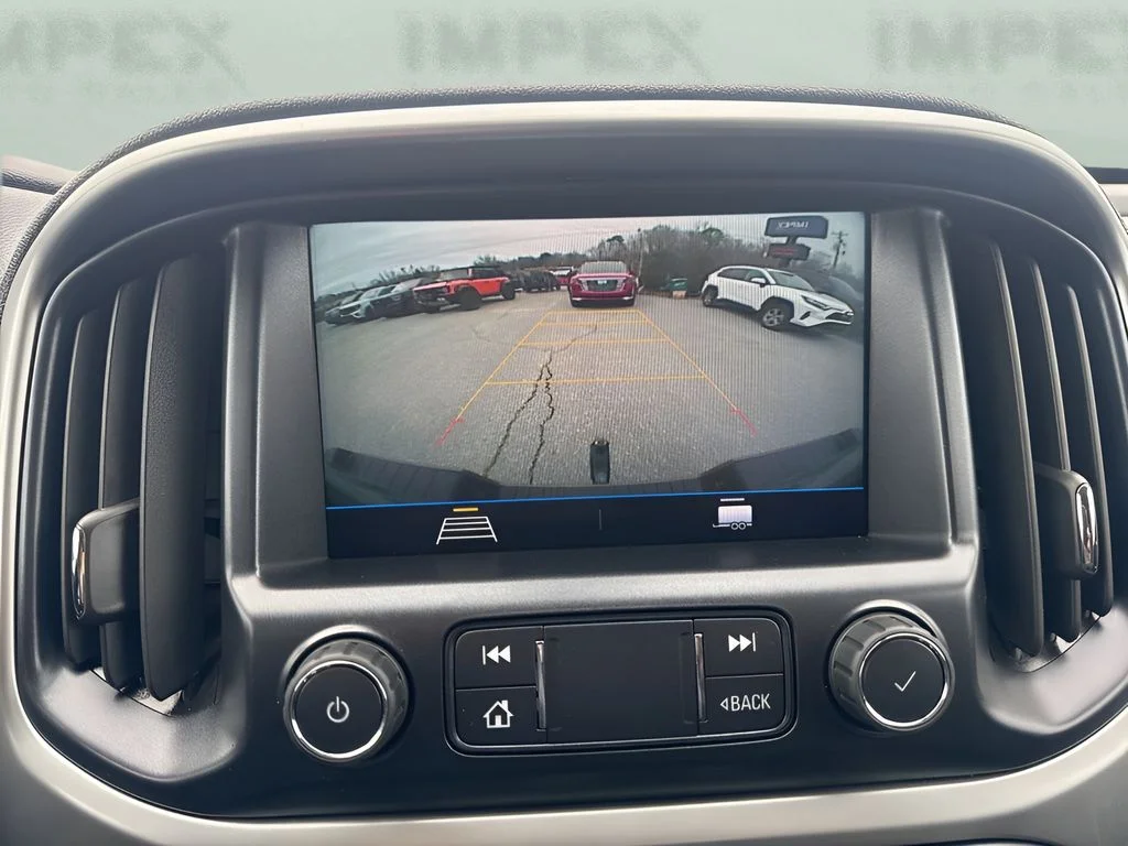 Used 2021 Gray Chevrolet LT image 19