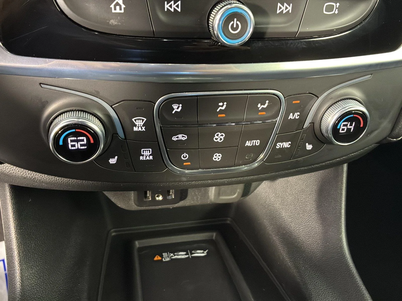 Used 2022 Northsky Blue Metallic Chevrolet LT Cloth image 32