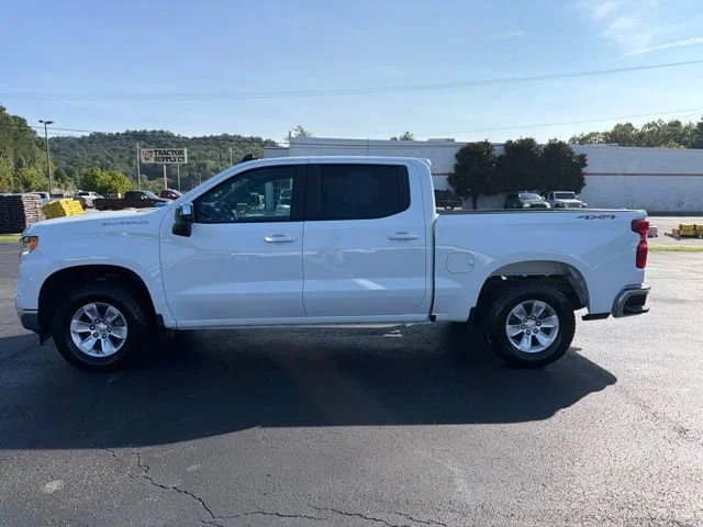Used 2025 Summit White Chevrolet LT image 10