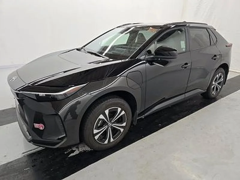 Used 2024 Black Toyota XLE image 1