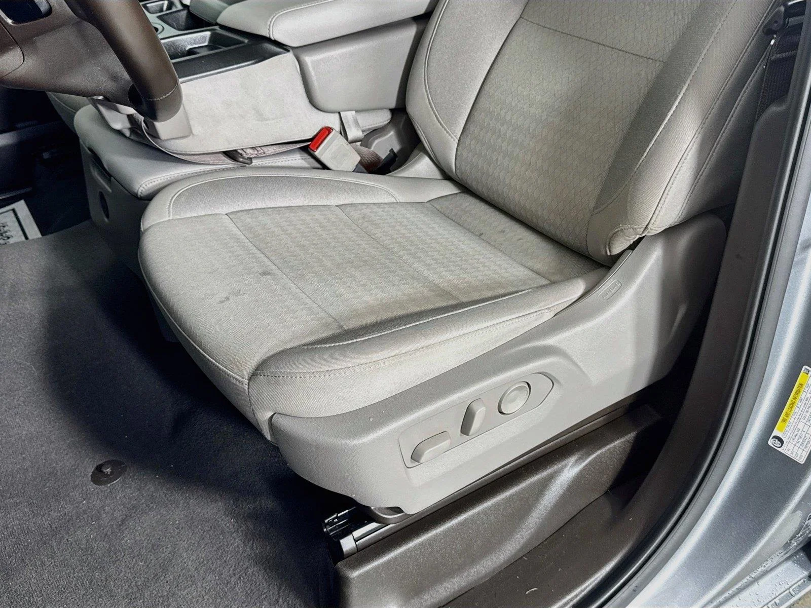 Used 2025 Sterling Gray Metallic Chevrolet LT image 19