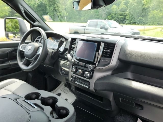 New 2026 Bright White Clearcoat RAM Tradesman image 16