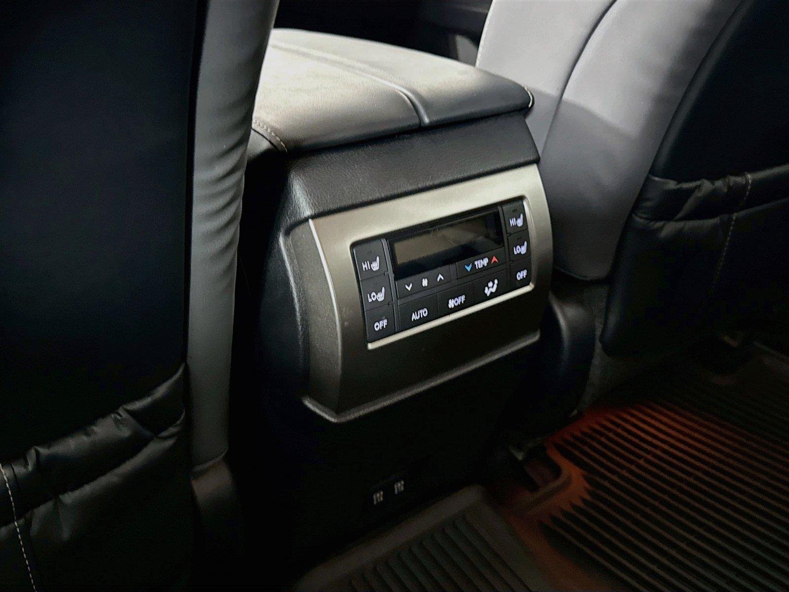 Used 2023 Eminent White Pearl Lexus GX 460 Premium image 35