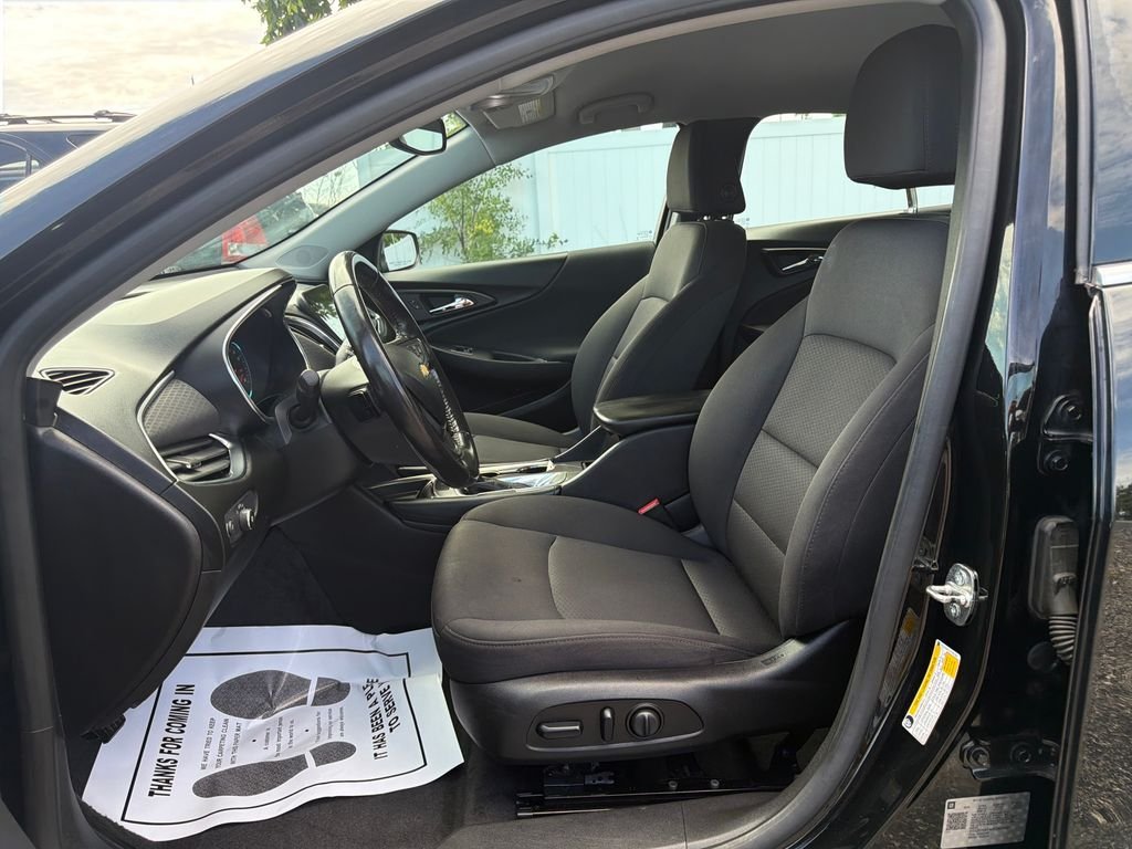 Used 2018 Black Chevrolet LT image 10