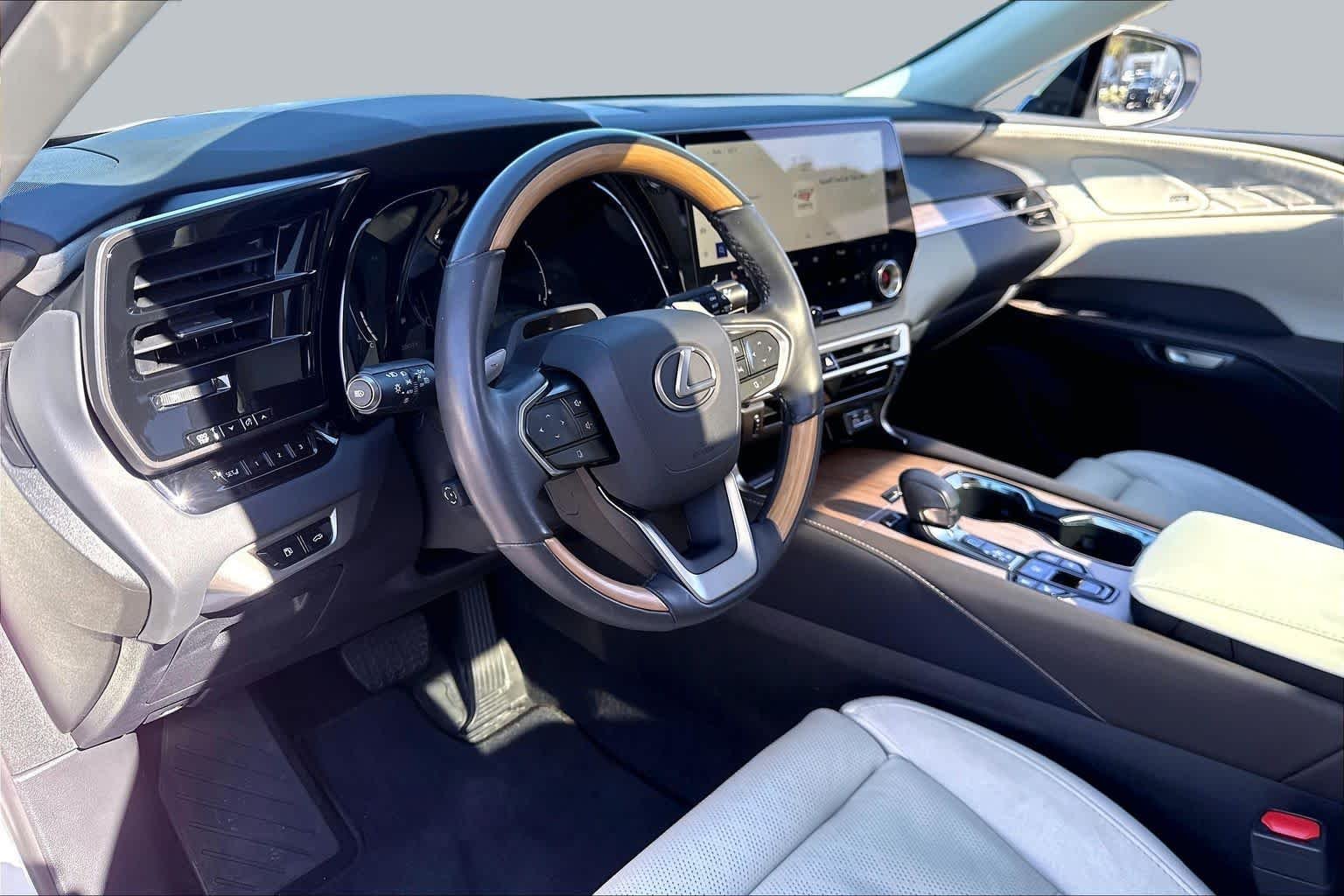 Used 2024 Eminent White Pearl Lexus Luxury image 17