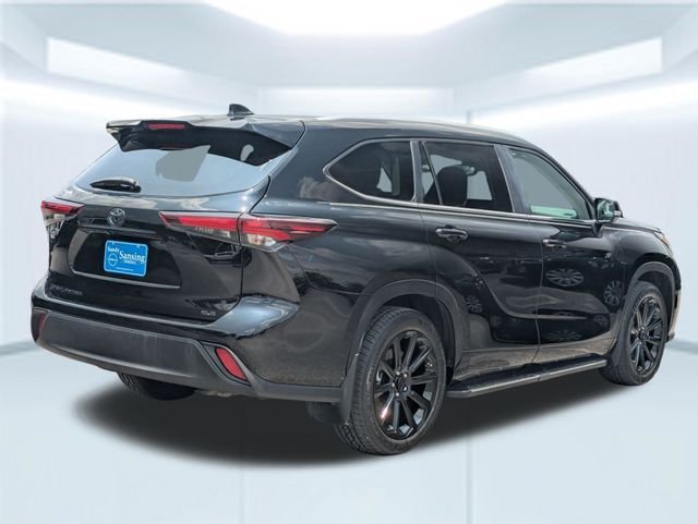 Used 2024 Black Toyota XLE image 6