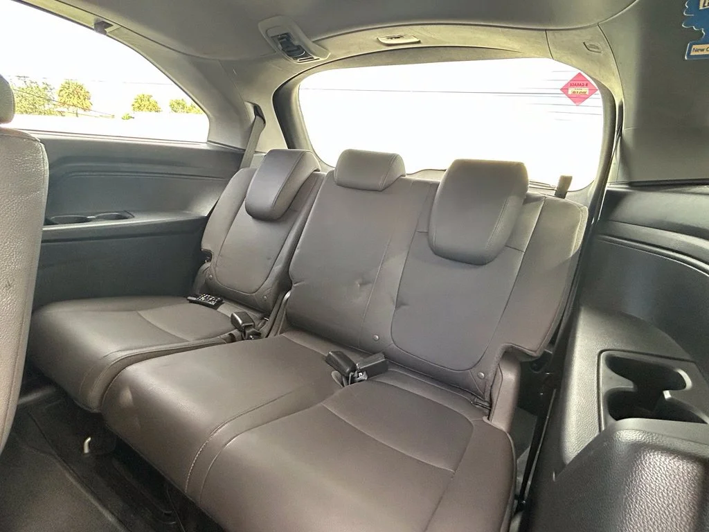 Used 2018 Silver Honda EX-L image 41
