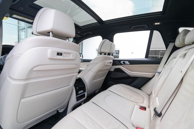 Used 2019 Alpine White BMW xDrive40i image 14