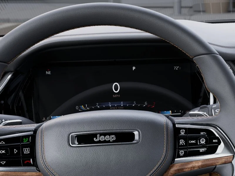 New 2025 Diamond Black Crystal Pearl-Coat Exterior Paint Jeep Summit Reserve image 47