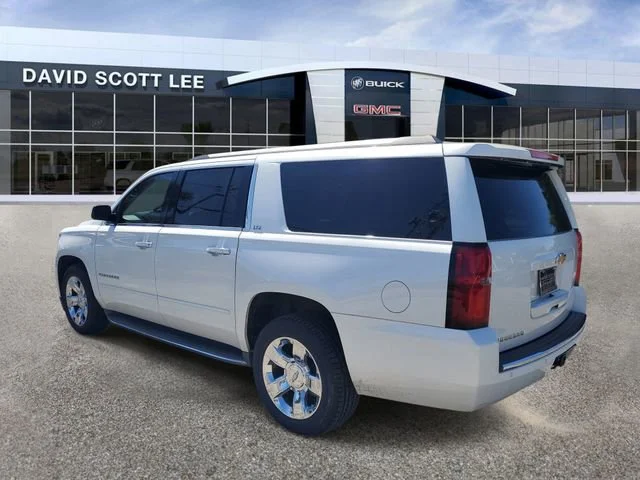 Used 2016 IRIDESCENT PEARL TRICOAT Chevrolet LTZ image 3