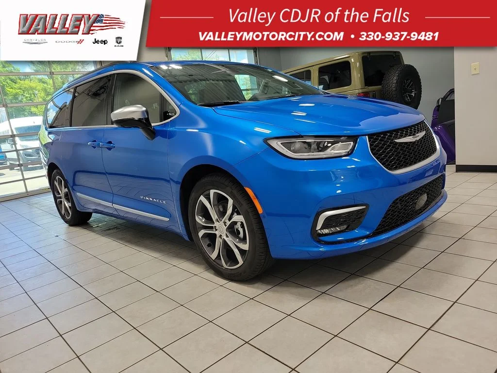 2026 Chrysler Pacifica Pinnacle's photo