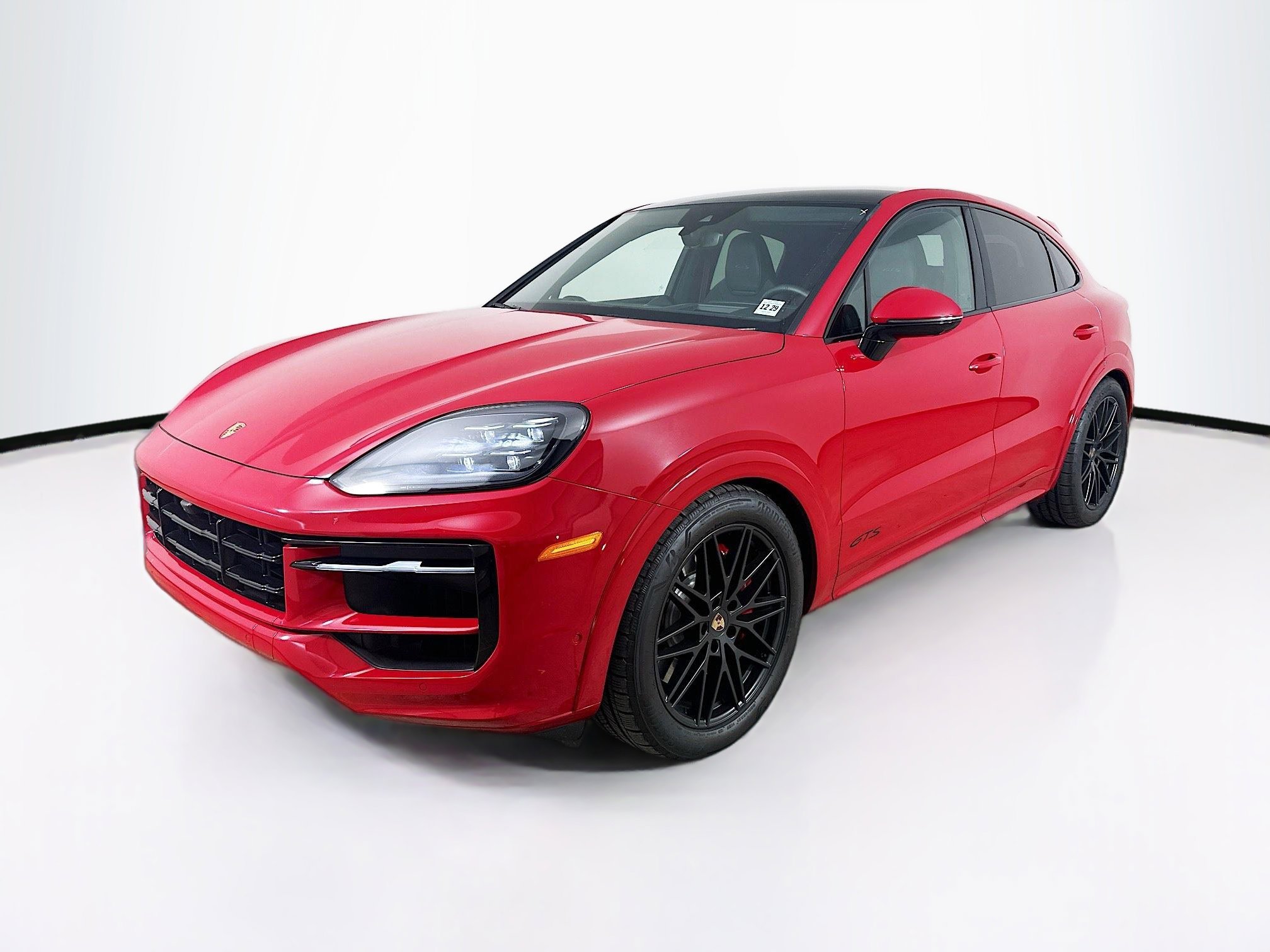 2025 Porsche Cayenne Coupe GTS photo 3