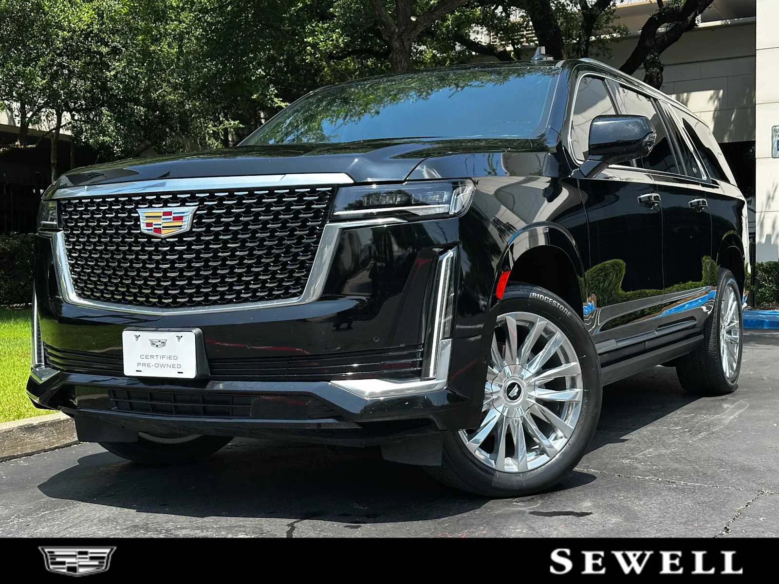 2023 Cadillac Escalade ESV 4WD Premium Luxury's photo