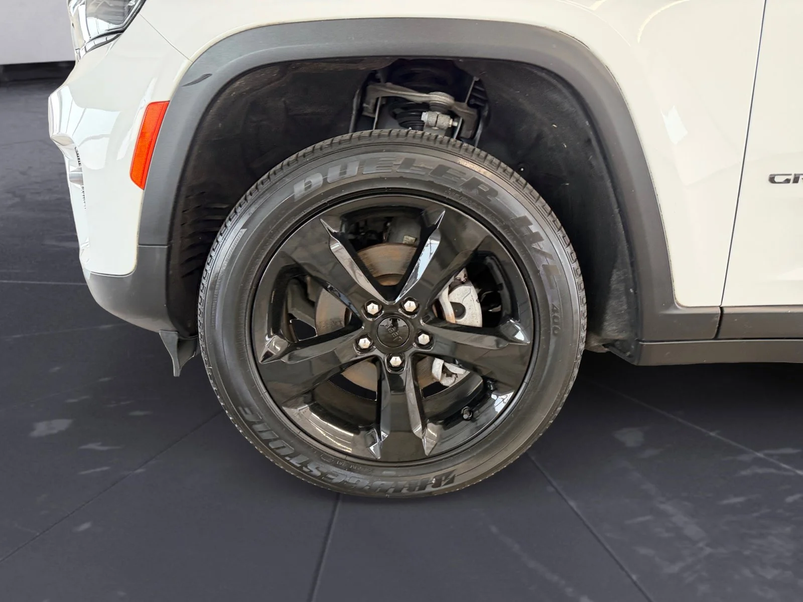Used 2023 Bright White Clearcoat Jeep Altitude image 44