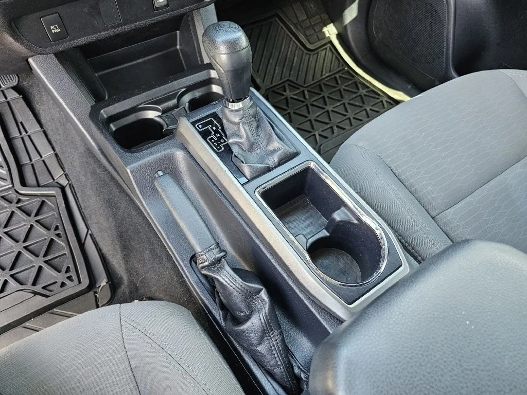 Used 2017 White Toyota SR5 image 18