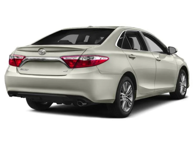 Used 2015  Toyota SE image 2