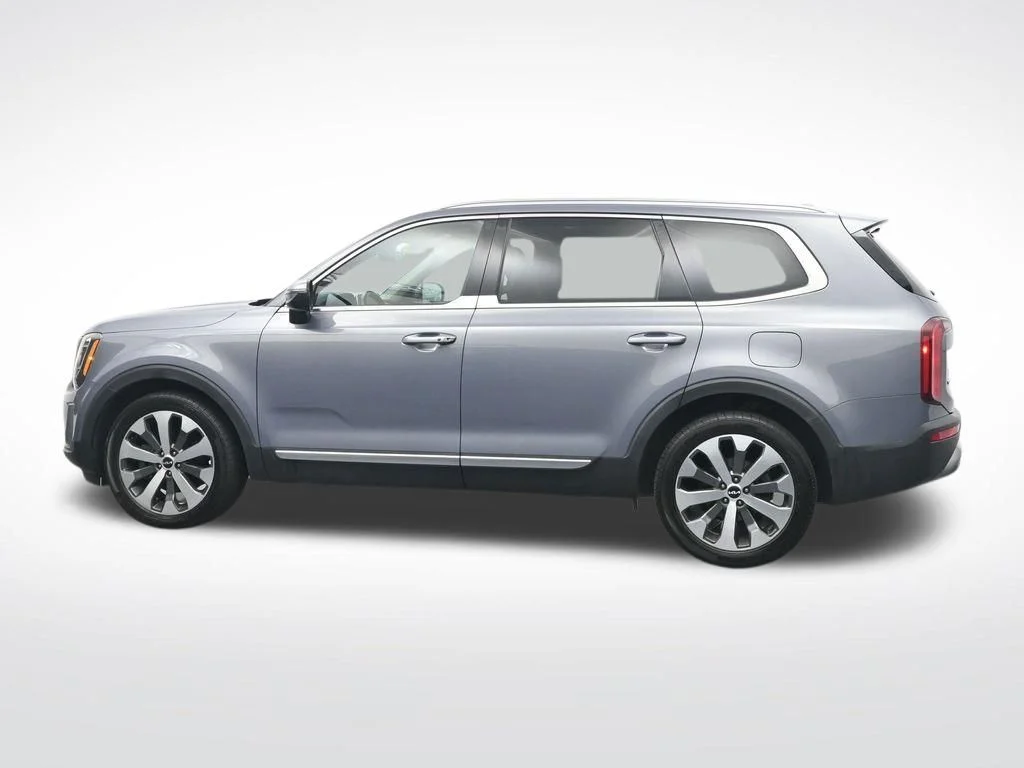 Used 2022 Everlasting Silver Kia S image 10