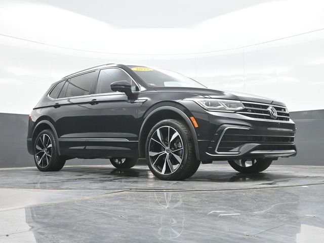Used 2022 Black Volkswagen 2.0T SEL R-Line image 23