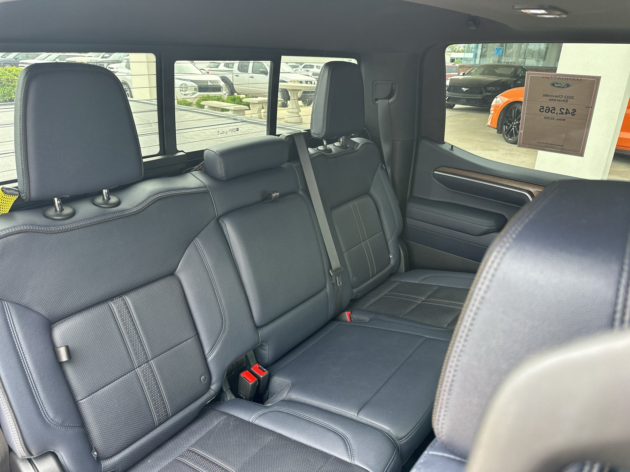 Used 2022 Iridescent Pearl Tricoat Chevrolet High Country image 40