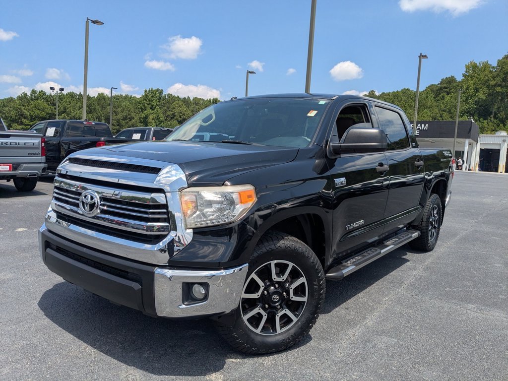Used 2016  Toyota SR5 image 1