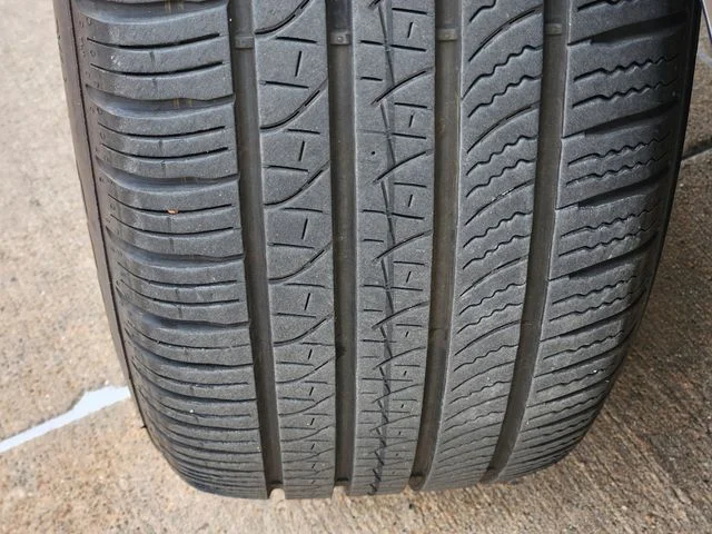 Certified Used 2025 Black Land Rover SE image 11