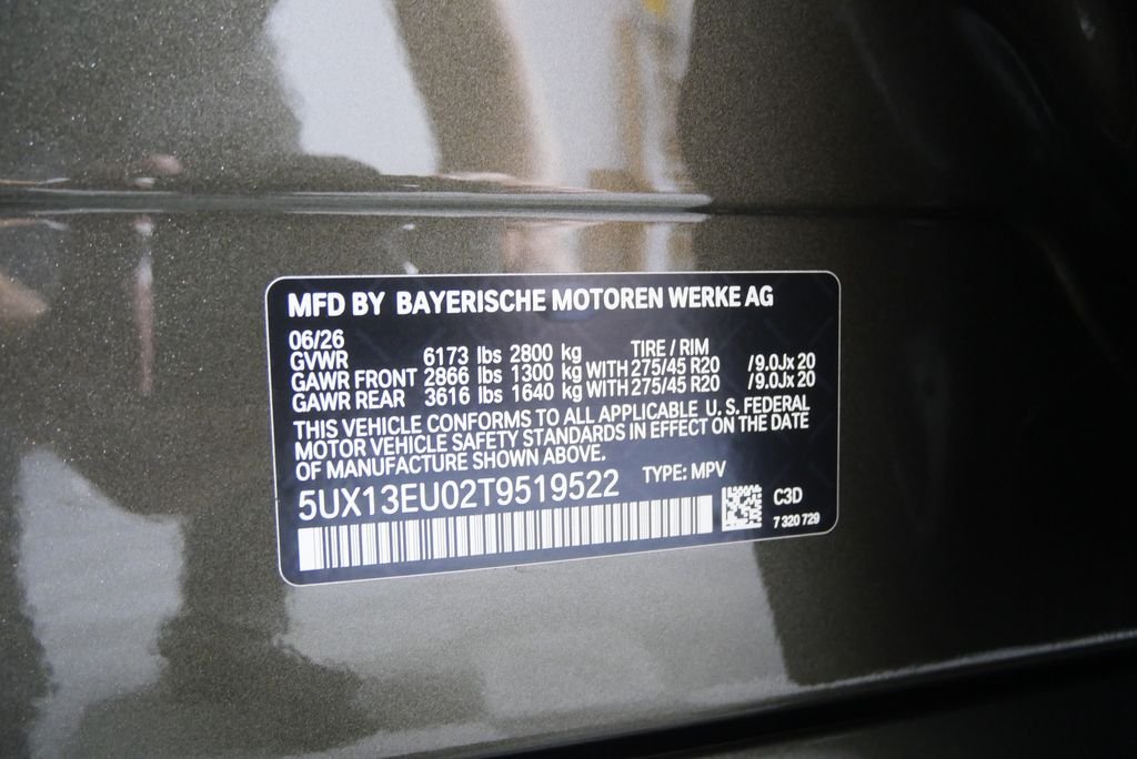 New 2026 Manhattan Green Metallic BMW sDrive40i image 22