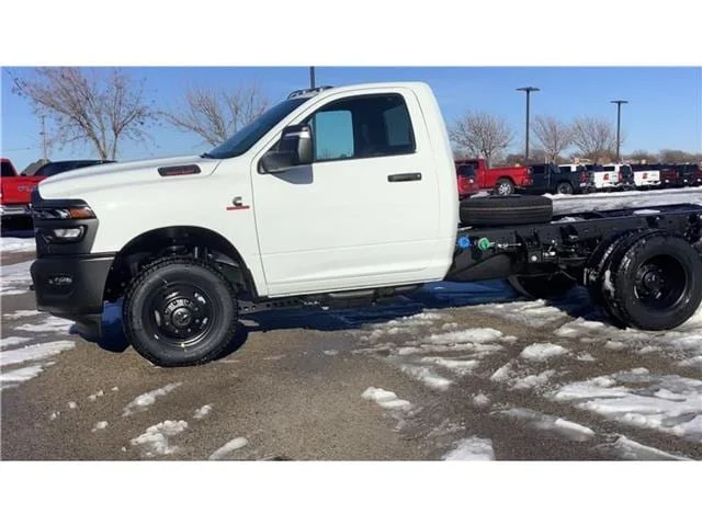 New 2026 Bright White Clear-Coat  Paint Ram TRADESMAN  REGULAR  4X2 60