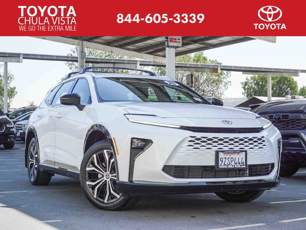 Used 2026 White Toyota XLE image 1