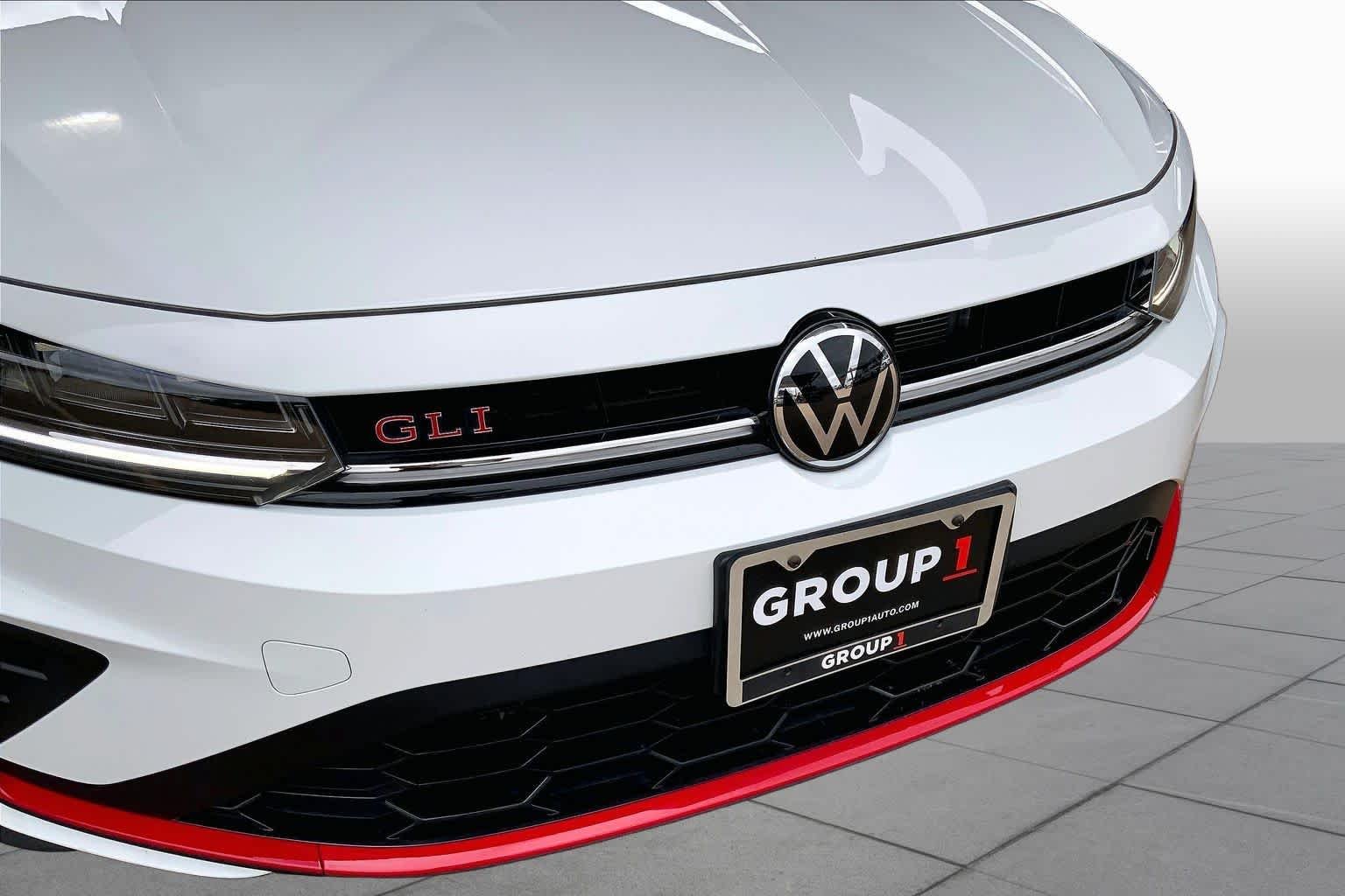 Used 2025 Pure White Volkswagen Autobahn image 29