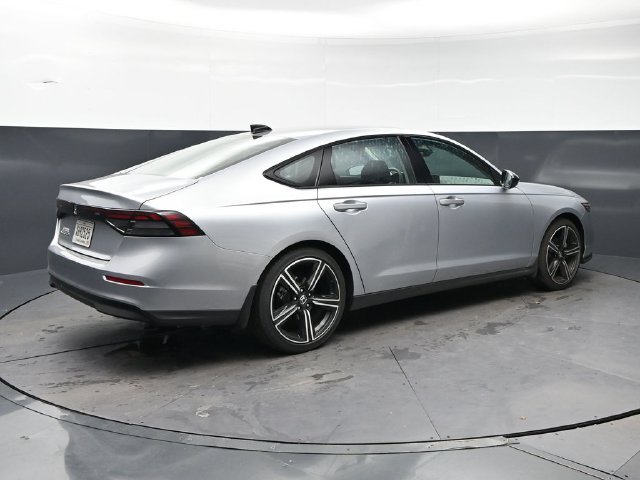 New 2026 Solar Silver Metallic Honda SE image 5