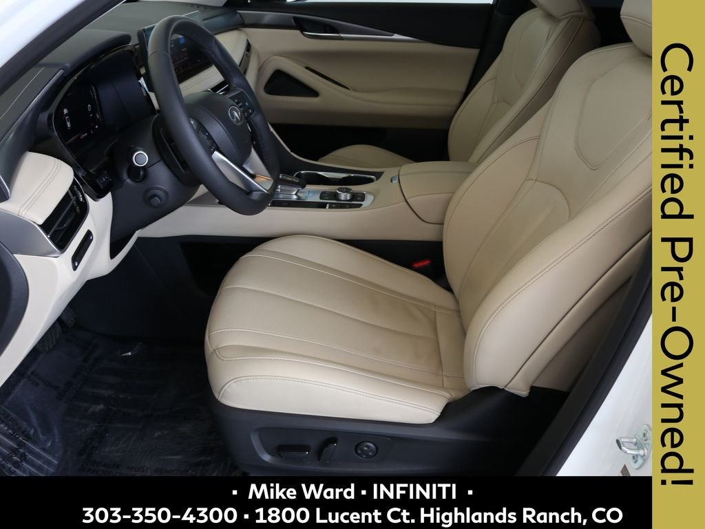 Used 2023 White INFINITI LUXE image 4