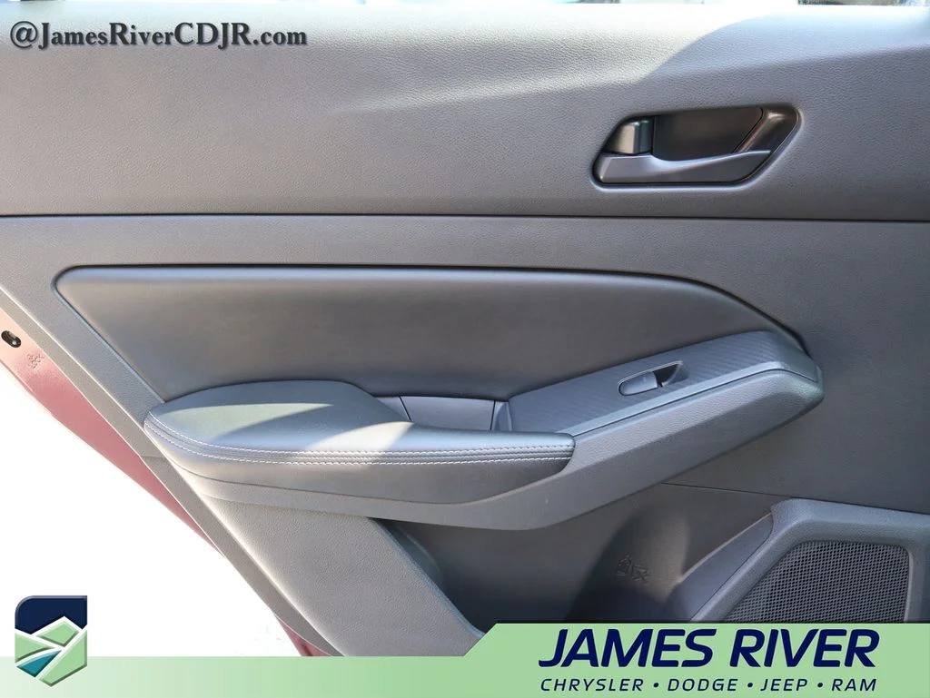 Used 2025 Red Nissan 2.5 SV image 16