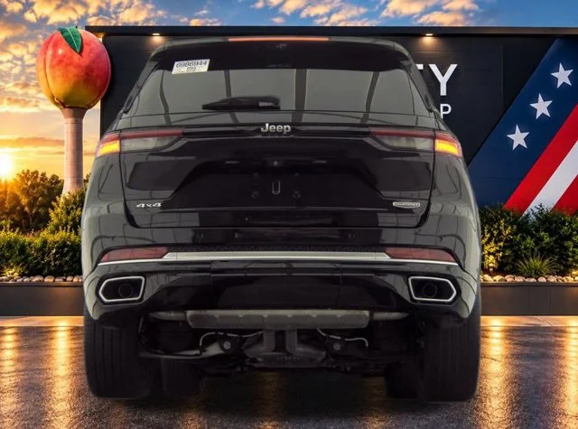 Used 2022 Black Jeep Summit Reserve image 18