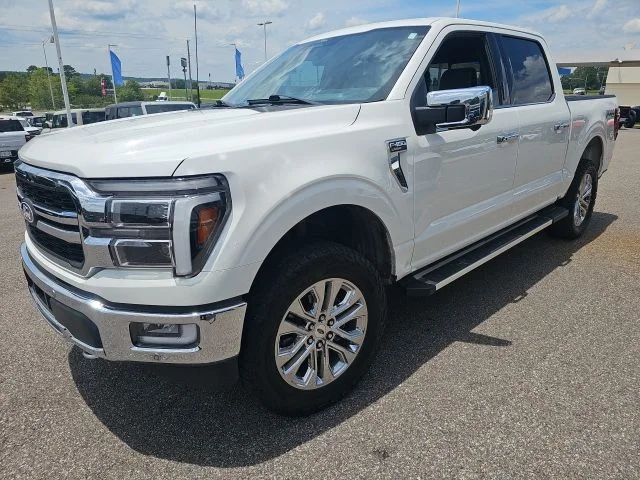 Used 2024 White Ford Lariat image 3
