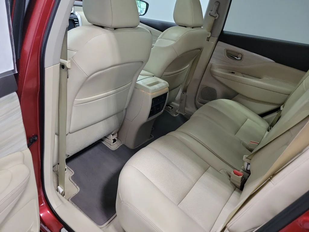 Used 2015 Red Nissan Platinum image 28