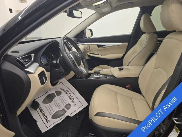 Used 2019 Black INFINITI ESSENTIAL image 21