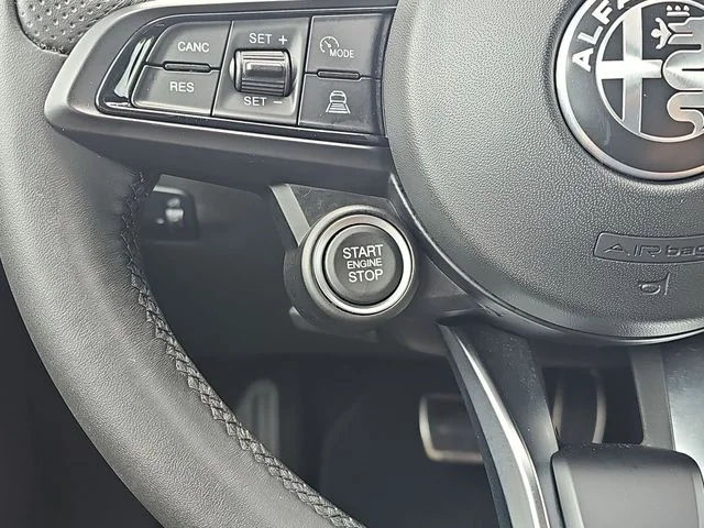 Used 2025 White Alfa Romeo Base image 18