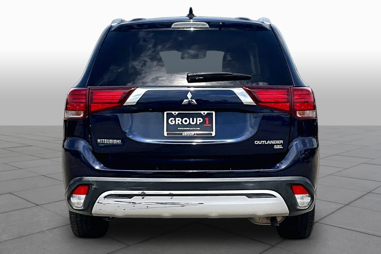 Used 2019 Cosmic Blue Metallic Mitsubishi SEL image 5