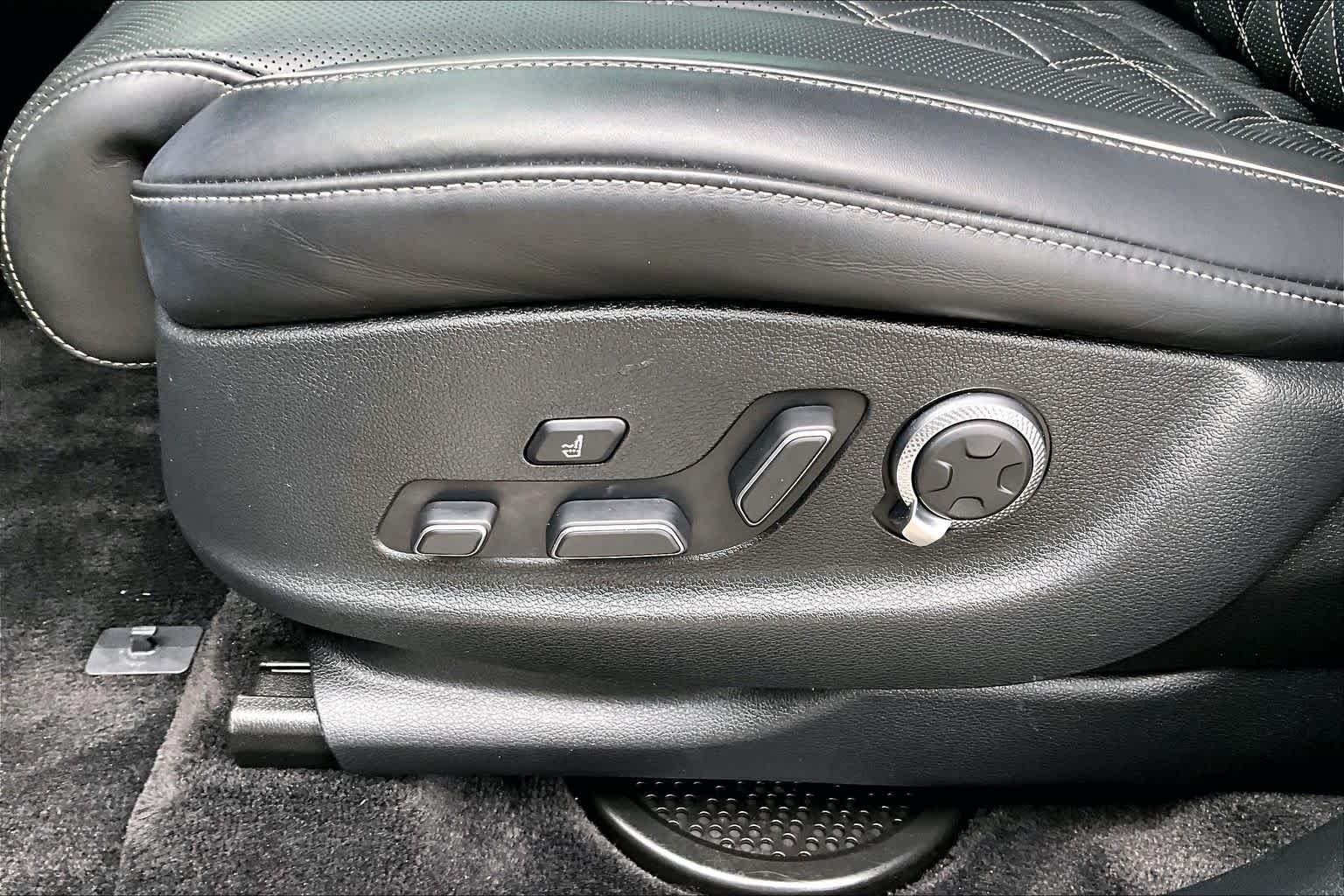 Used 2023 Himalayan Gray Genesis  image 32