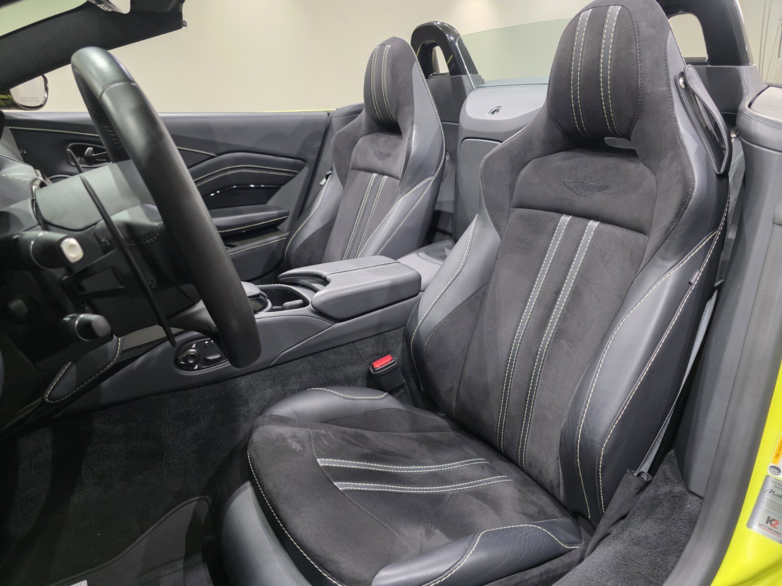 Used 2023 Q Lime Essence Aston Martin Roadster image 12