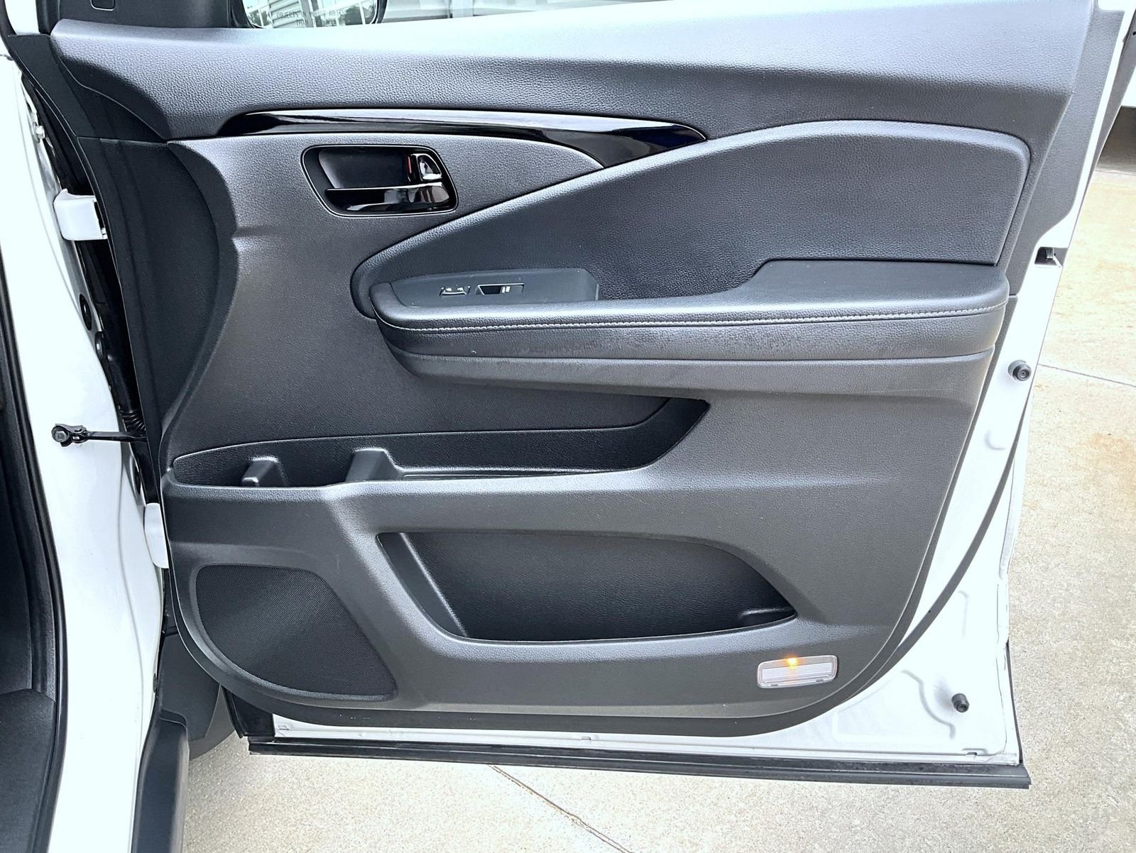 Certified Used 2022 White Honda Elite image 17