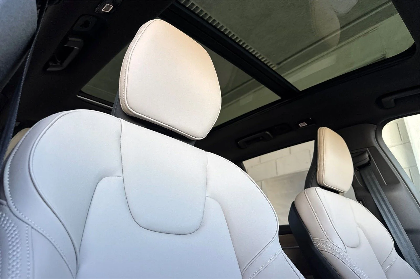2026 Volvo XC90 Plus - Photo 19