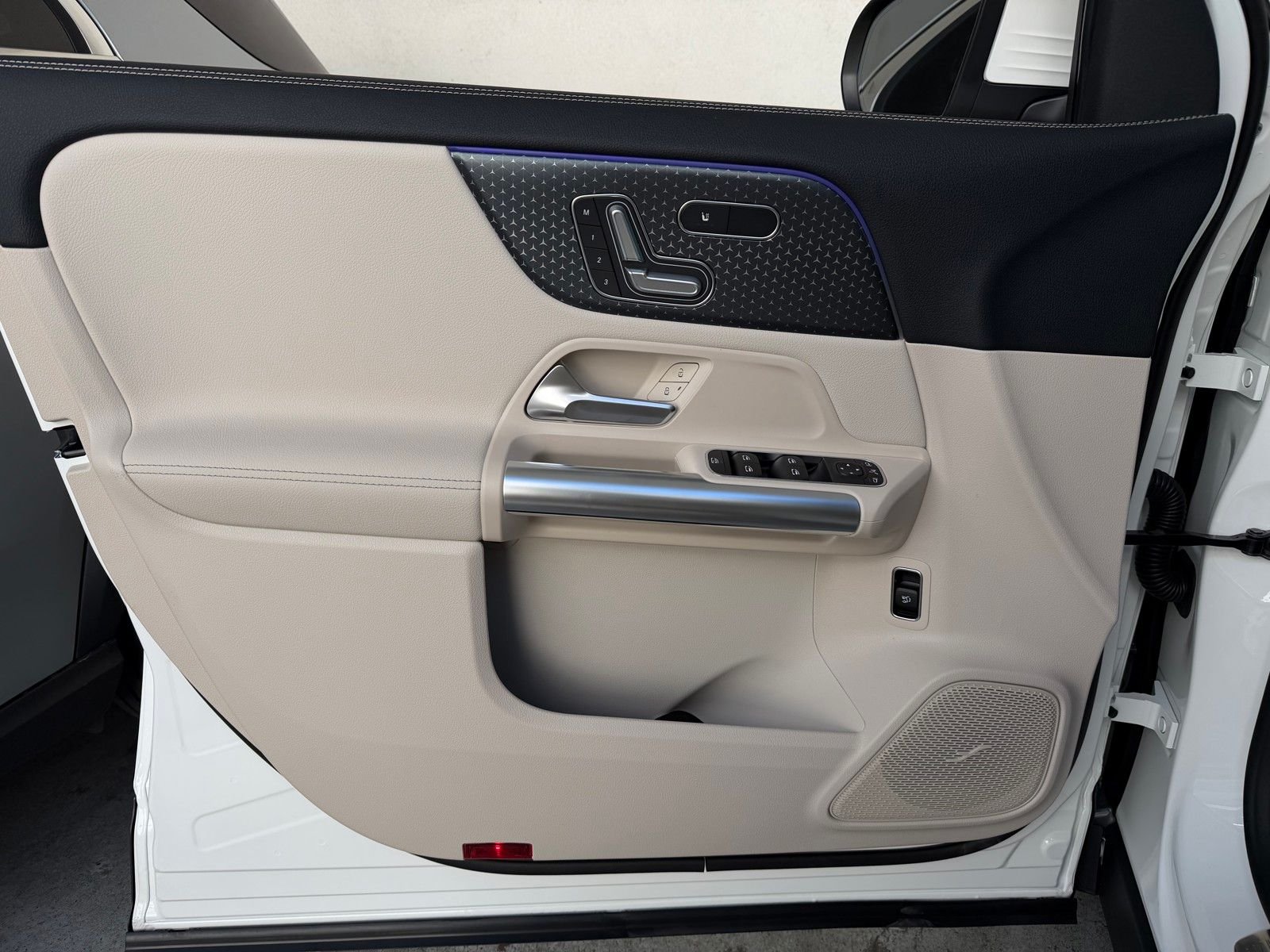 New 2026 Polar White Mercedes-Benz GLA 250 image 18