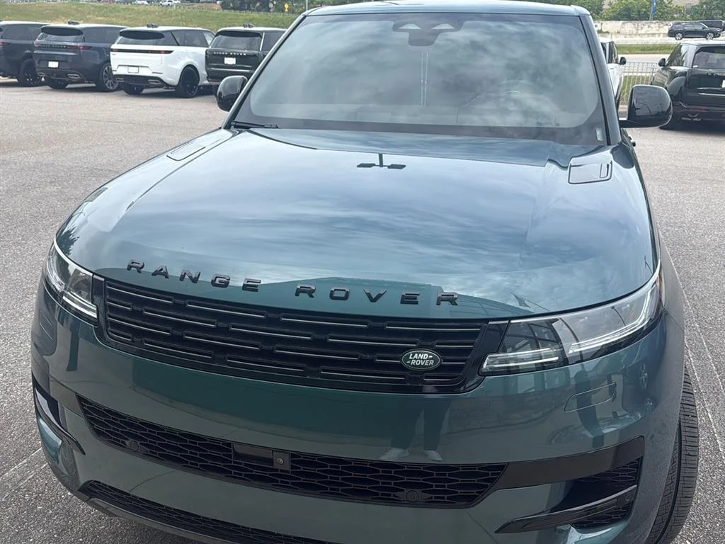 2025 Land Rover Range Rover Sport P360 SE MHEV's photo