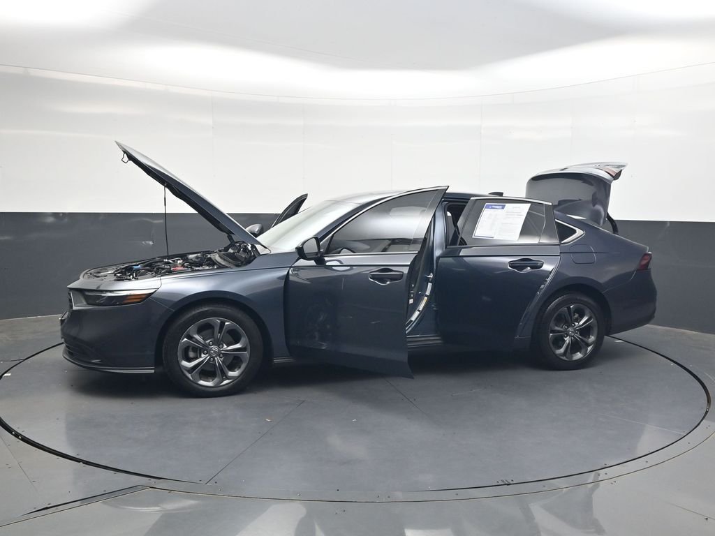 Used 2023  Honda EX image 39