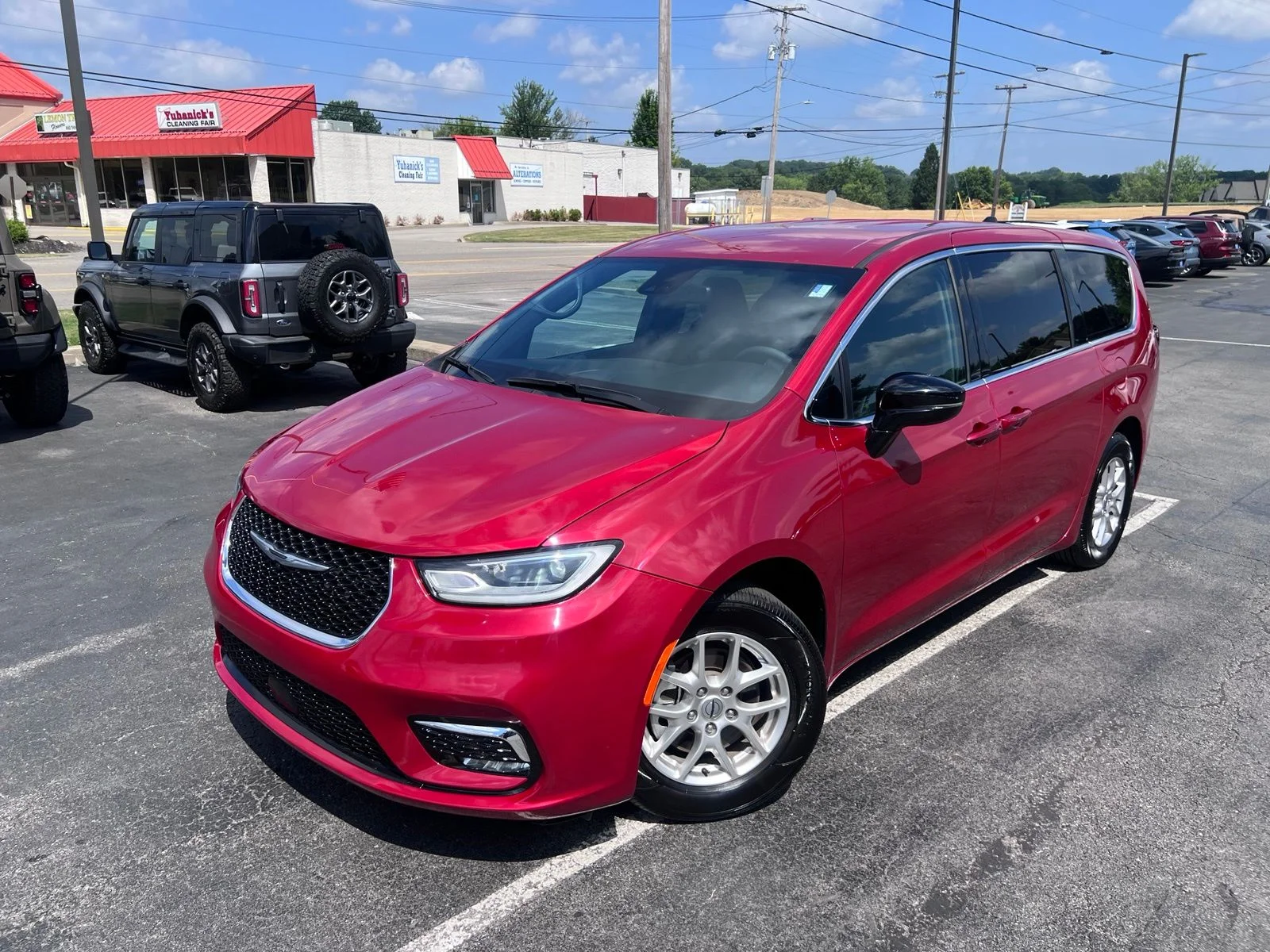 Used 2025 Red Chrysler Select image 15