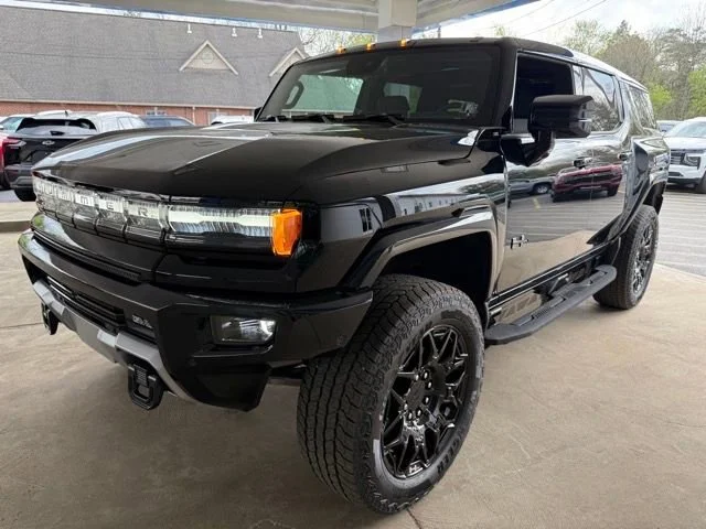 2025 GMC Hummer EV 3X SUV's photo