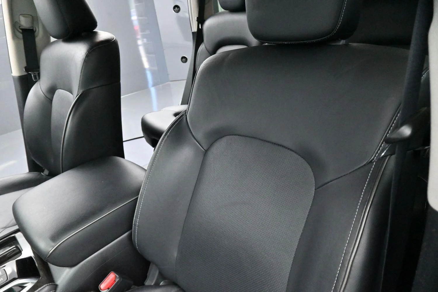 Used 2024 Anthracite Gray INFINITI LUXE image 19
